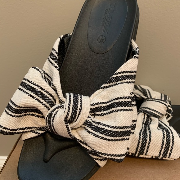 Bow Slide Sandals - Picture 2 of 5